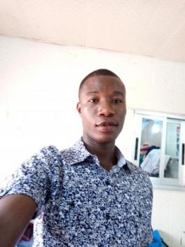 Carl (Togo , Badou - 30 let)