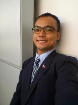 Allen Maurice (Filipíny , Manila - 25 let)