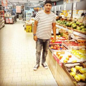 Mohit  (Indie , Chandigarh  - 27 let)
