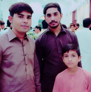 Faryad  (Pákistán , Lahore - 24 let)